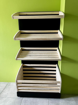 Wall-mounted bread rack